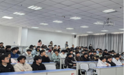 “退役不褪色，扬帆再起航”外国语学院召开征兵宣传动员会
